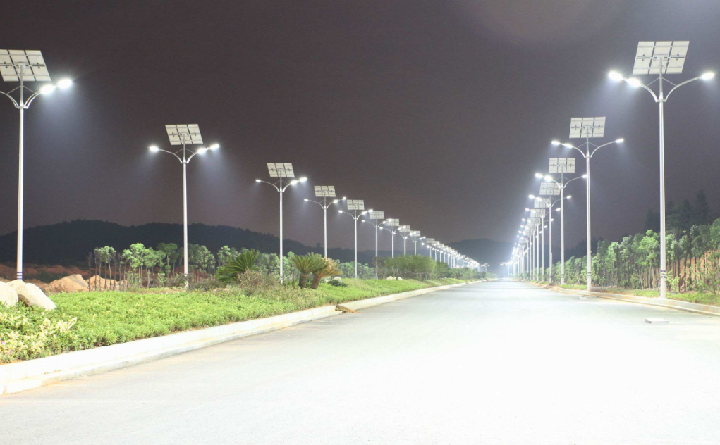 道路太陽能路燈你知道怎么選擇瓦數嗎?
